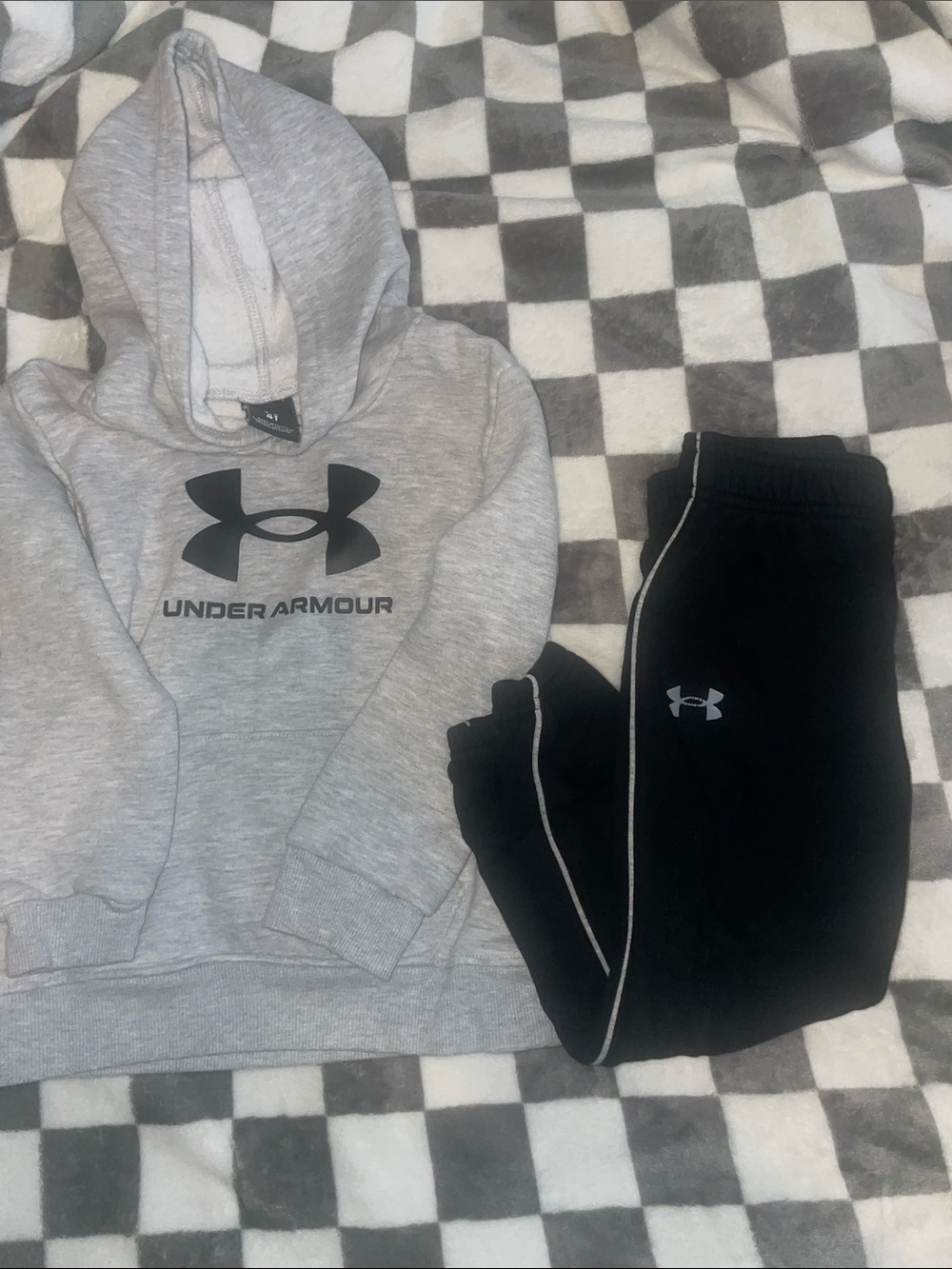 4 total Nike/ Under Armour sweat sets  size 4T one size 4. - Picture 2 of 5